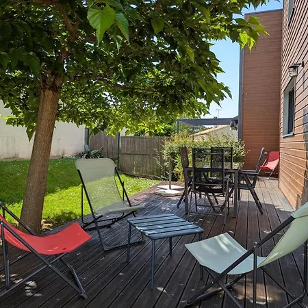 Maison Mitoyenne Avec Jardin Clos - 4 Pers. - Fr-1-653-292 Holiday home *