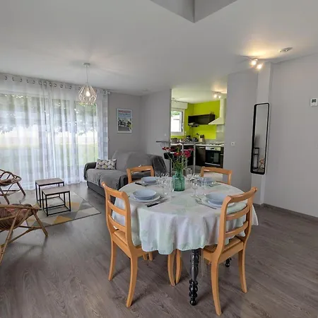 Maison Mitoyenne Avec Jardin Clos - 4 Pers. - Fr-1-653-292 Holiday home *
