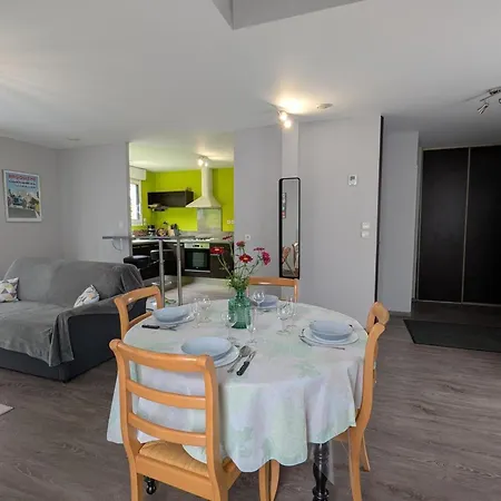 Holiday home Maison Mitoyenne Avec Jardin Clos - 4 Pers. - Fr-1-653-292