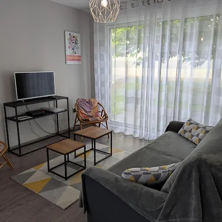 Holiday home Maison Mitoyenne Avec Jardin Clos - 4 Pers. - Fr-1-653-292 *
