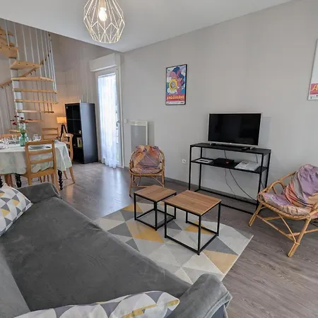 Maison Mitoyenne Avec Jardin Clos - 4 Pers. - Fr-1-653-292