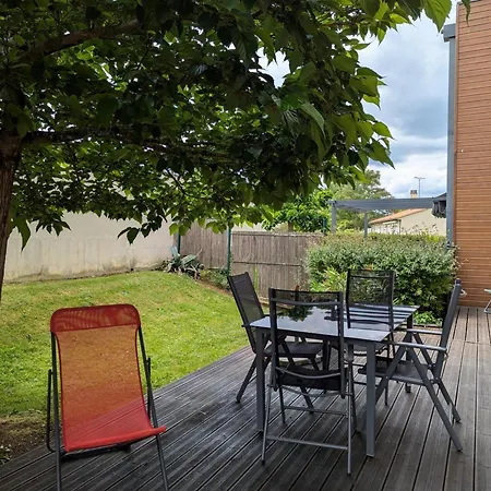 Maison Mitoyenne Avec Jardin Clos - 4 Pers. - Fr-1-653-292 Holiday home *