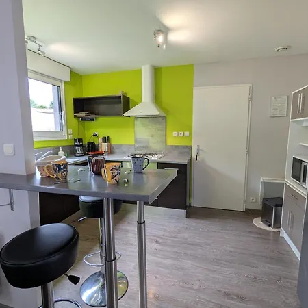 Maison Mitoyenne Avec Jardin Clos - 4 Pers. - Fr-1-653-292 Holiday home Puymoyen