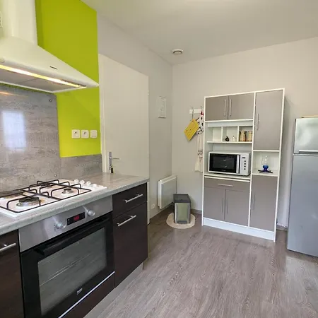 Maison Mitoyenne Avec Jardin Clos - 4 Pers. - Fr-1-653-292 Holiday home Puymoyen